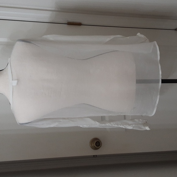 Old Navy Size M White Sheer Boho Embroidered Tie Neckline Long Sleeve Top - Picture 3 of 10